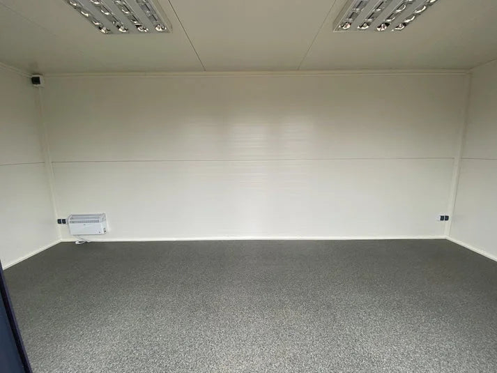 contenedor oficina 6X2,83 metros con 2 ventanas